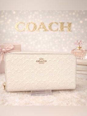 Coach EUC Embossed Signature Long Zip Wallet - Cream with Gold Hardware